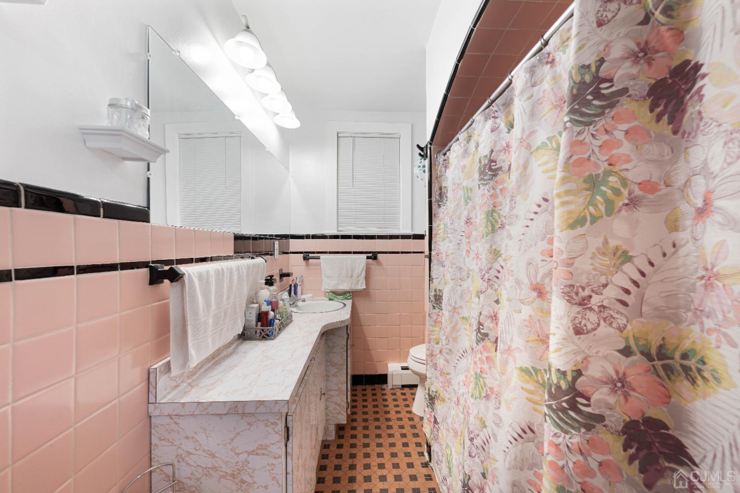 136-136 Glendale Drive