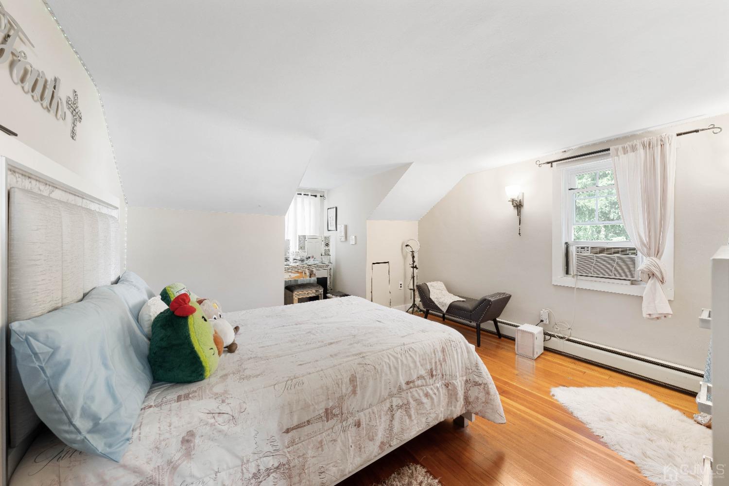 136-136 Glendale Drive