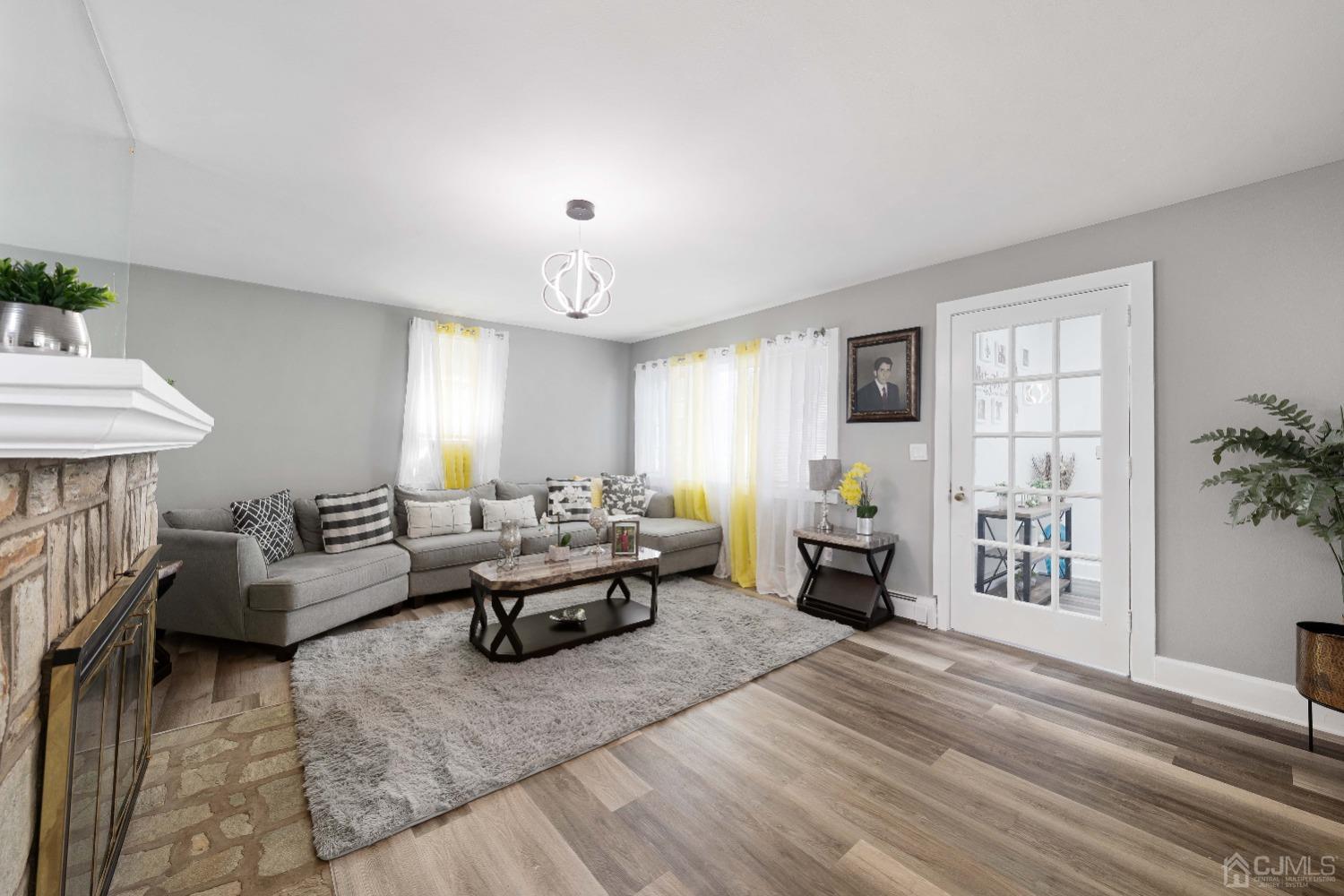 136-136 Glendale Drive