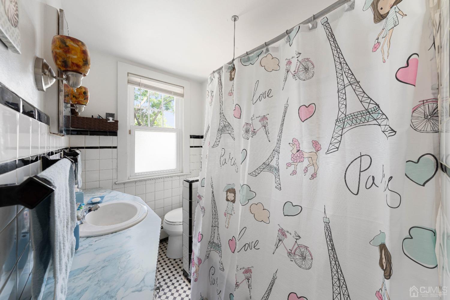 136-136 Glendale Drive