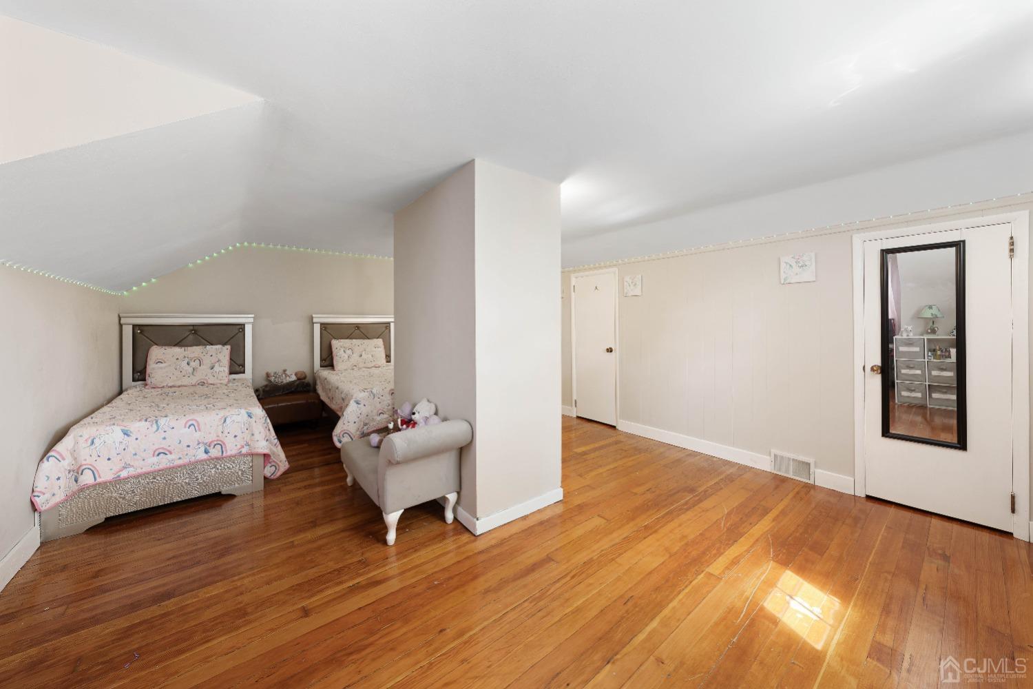 136-136 Glendale Drive