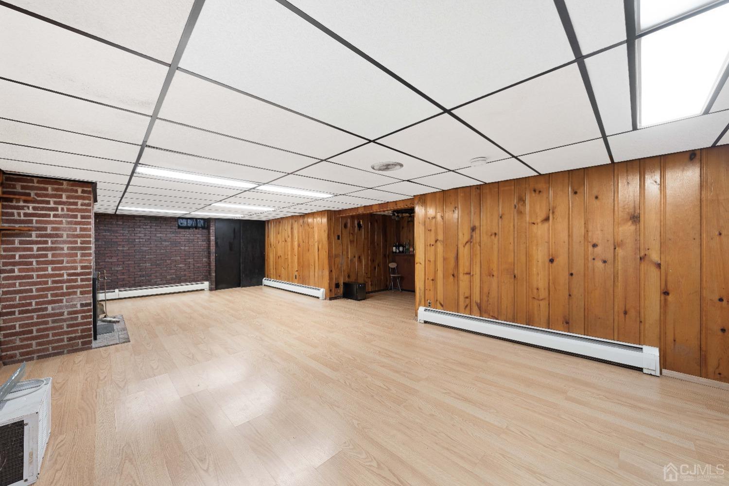 136-136 Glendale Drive