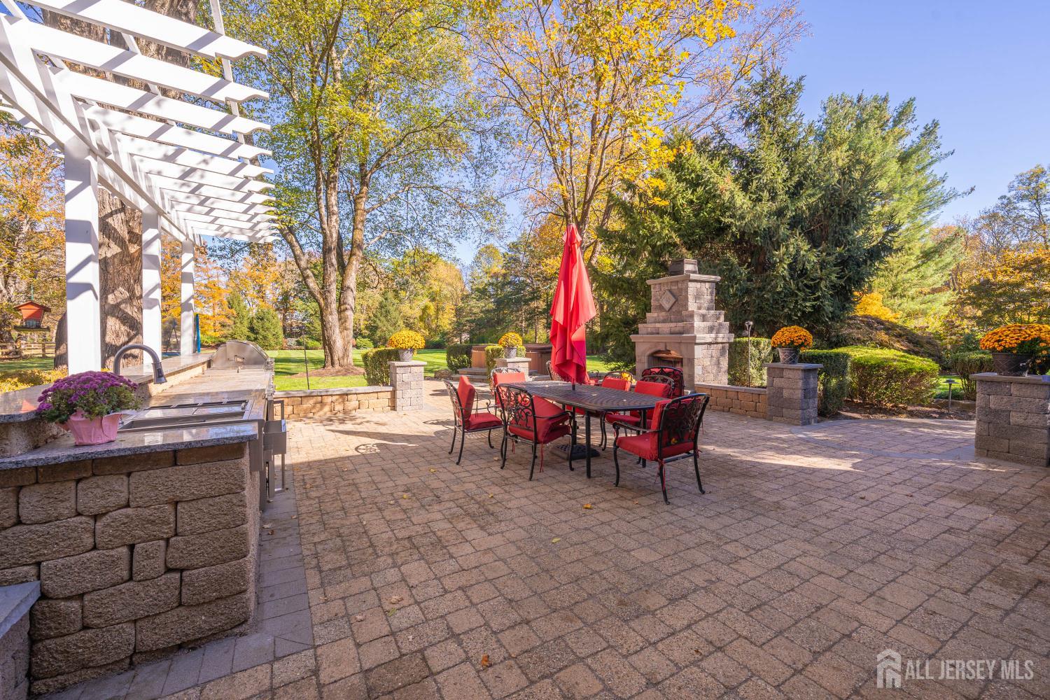 374 S Maple Avenue S, Bernards