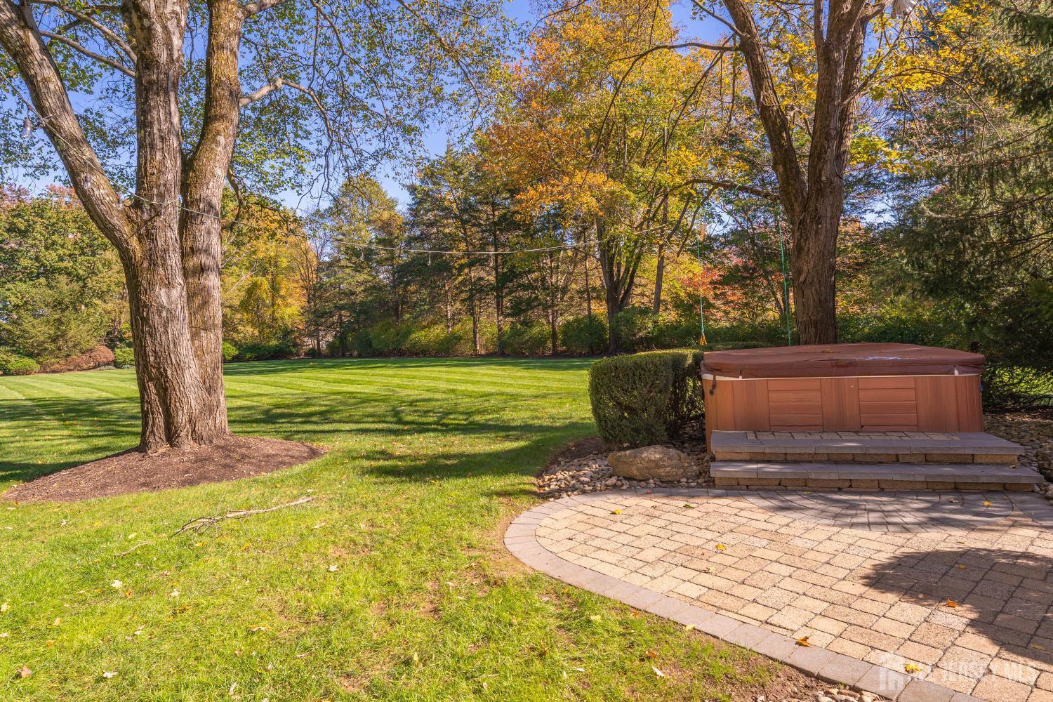 374 S Maple Avenue S, Bernards