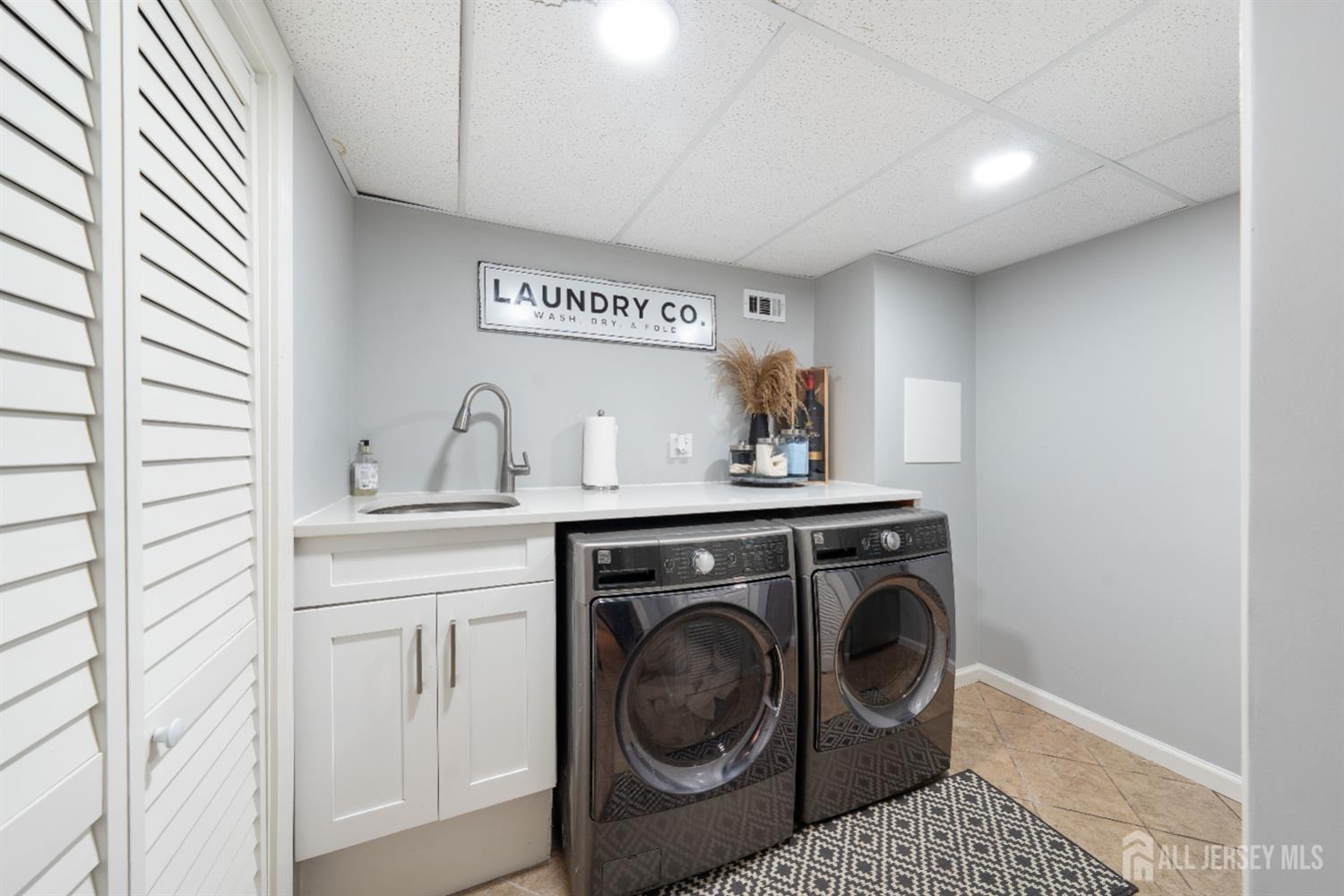374 S Maple Avenue S, Bernards