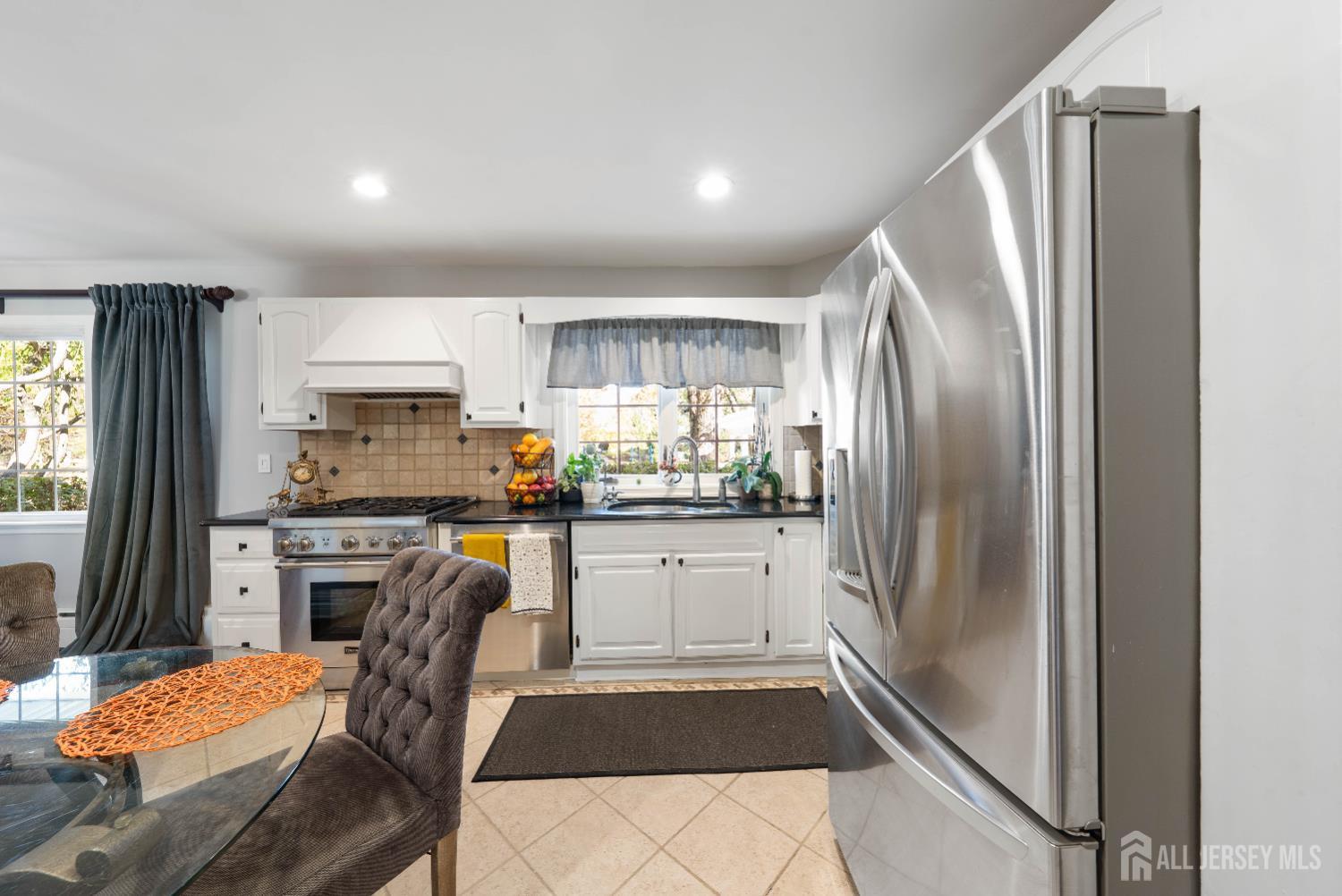 374 S Maple Avenue S, Bernards
