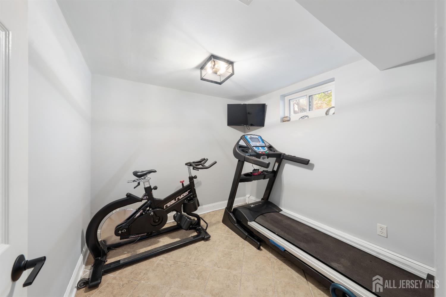 374 S Maple Avenue S, Bernards