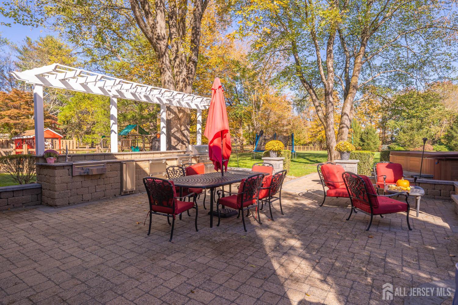 374 S Maple Avenue S, Bernards