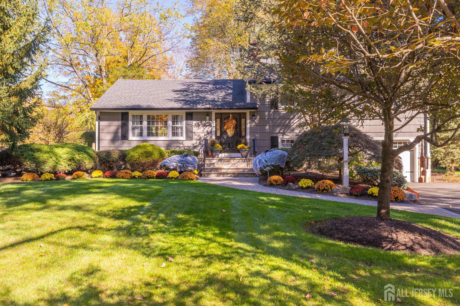 374 S Maple Avenue S, Bernards