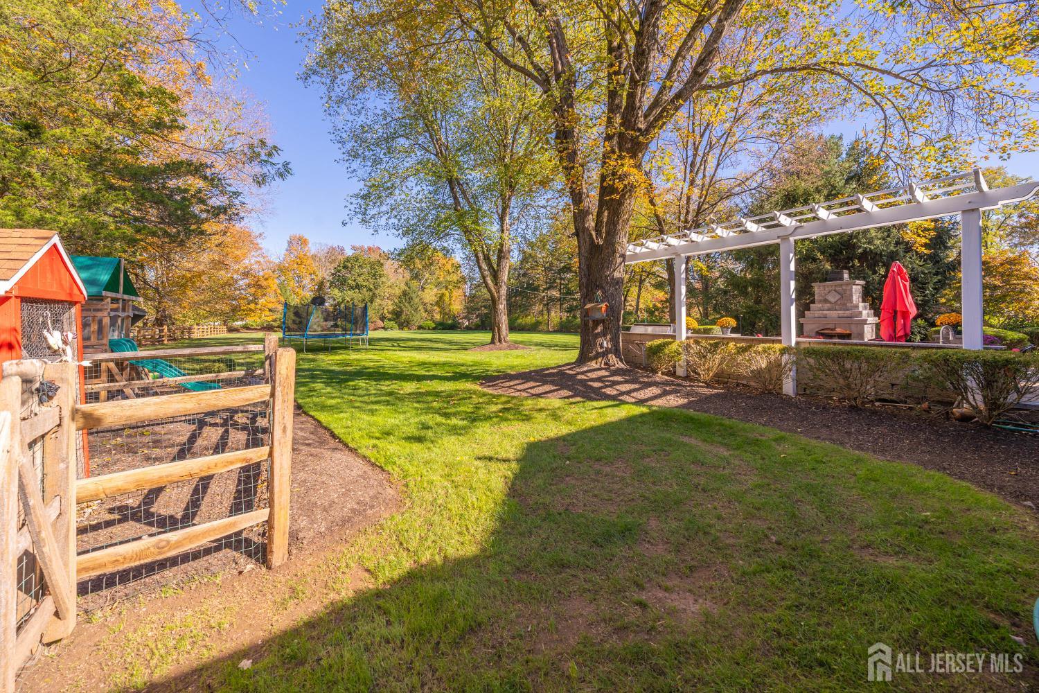 374 S Maple Avenue S, Bernards