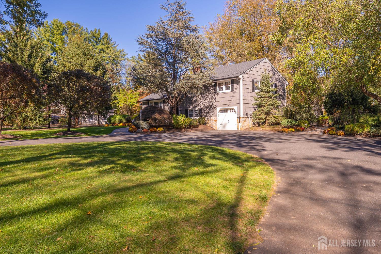 374 S Maple Avenue S, Bernards