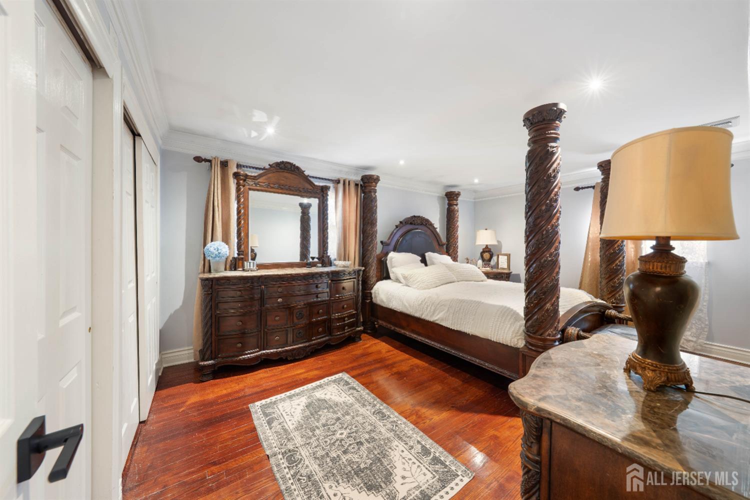 374 S Maple Avenue S, Bernards