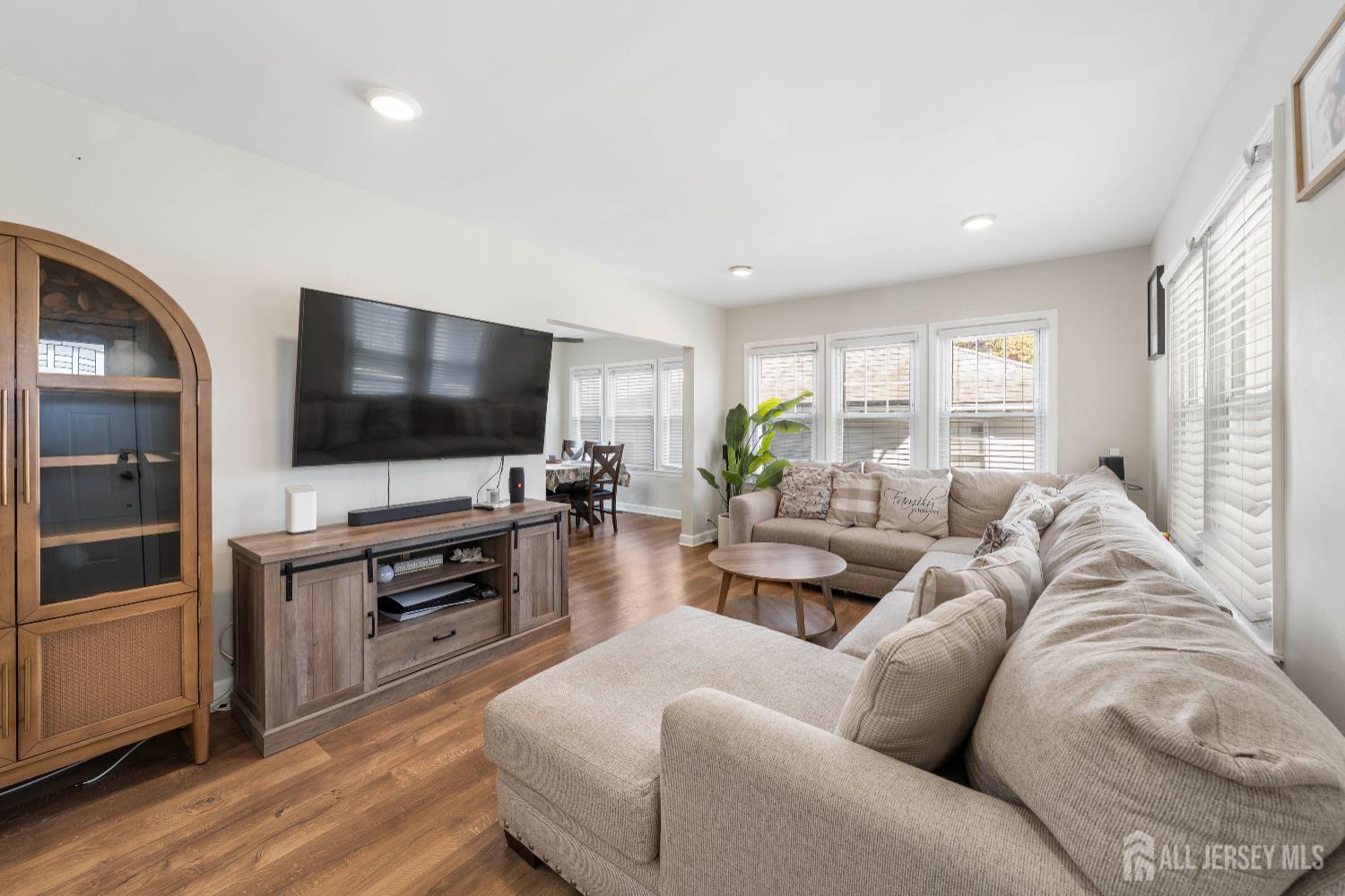 152 Bunns Lane, Woodbridge Proper