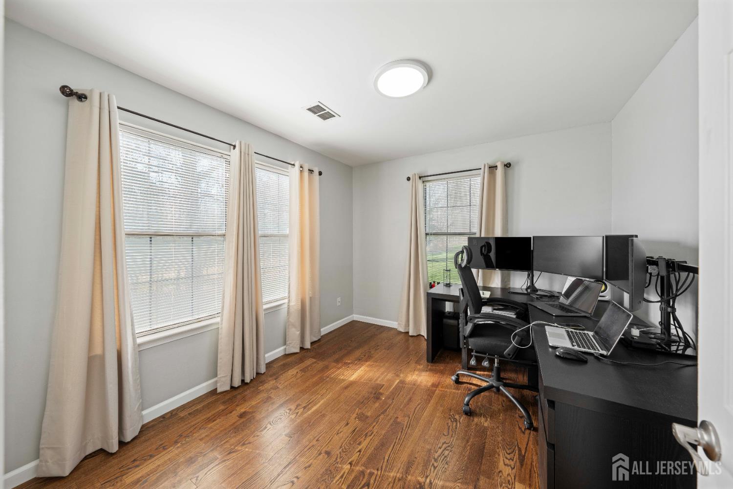 2706 Lighthouse Lane