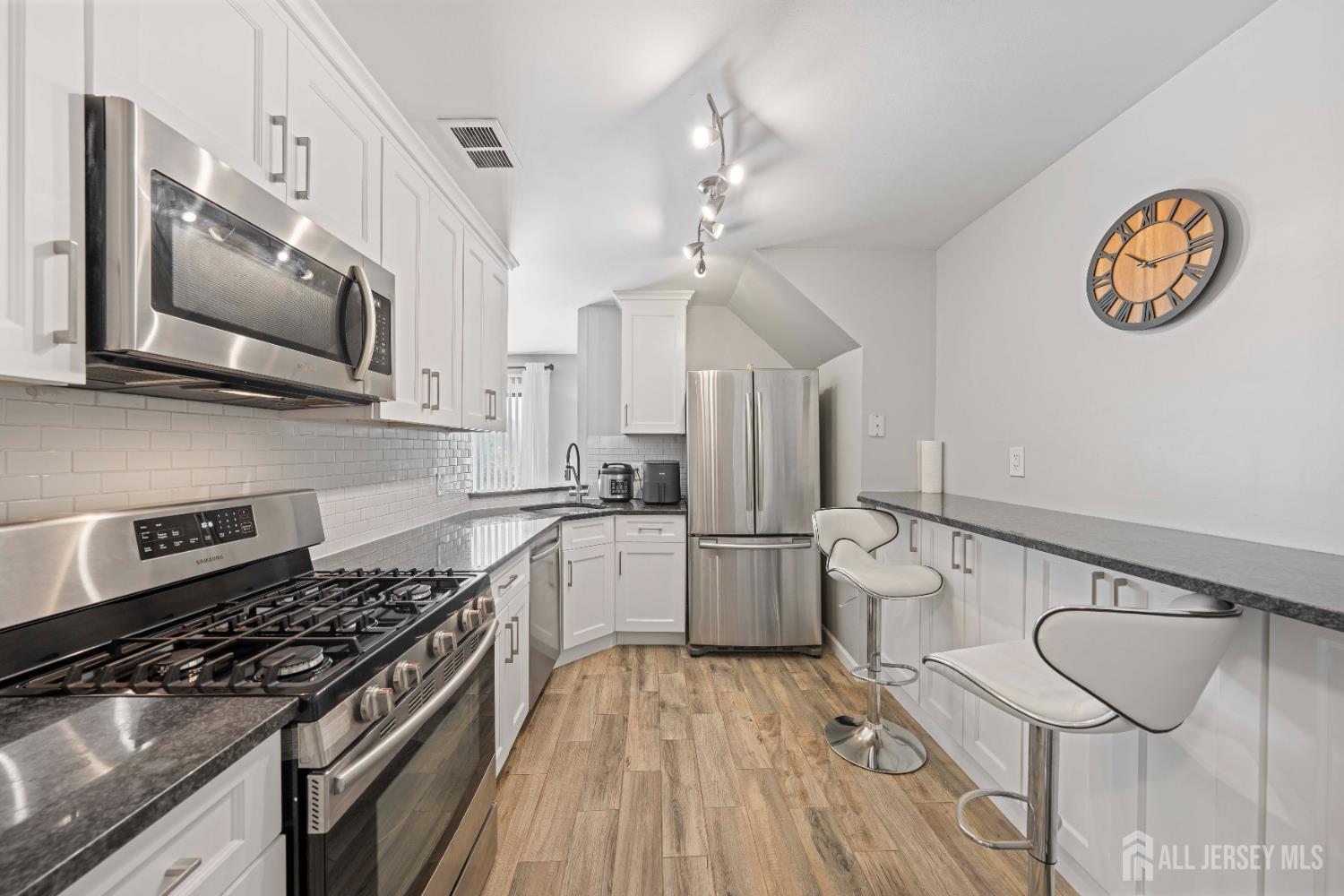 2706 Lighthouse Lane