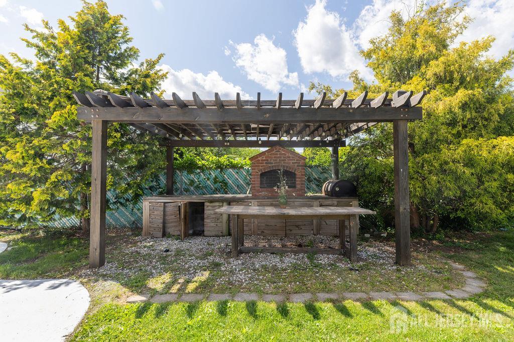 19 Jonquil Circle