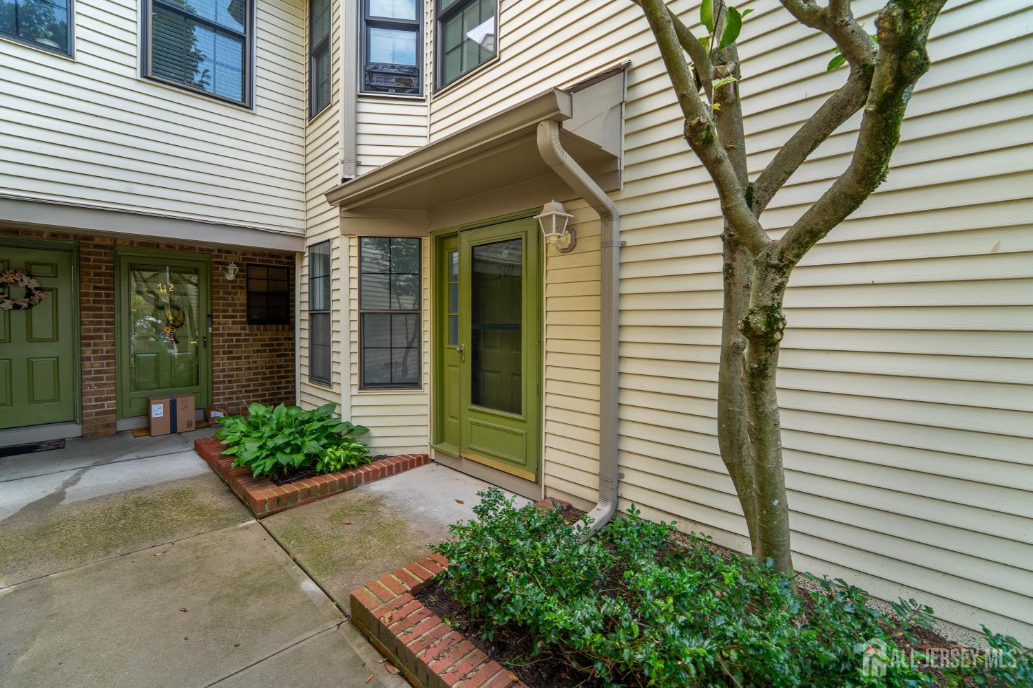 709 Sunshine Court