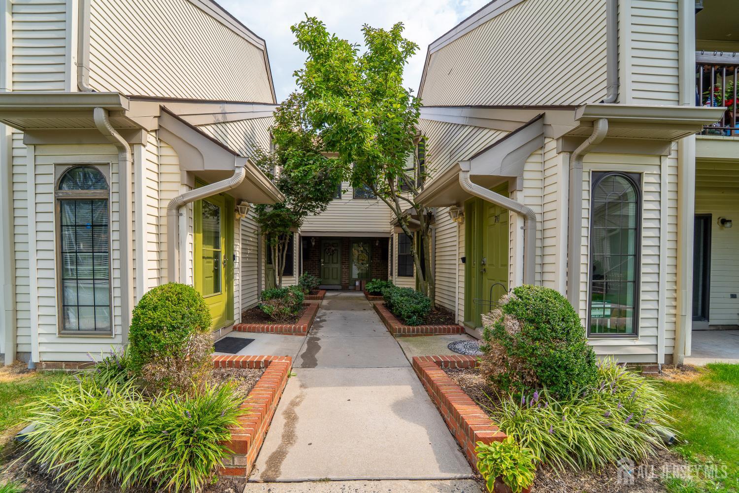 709 Sunshine Court