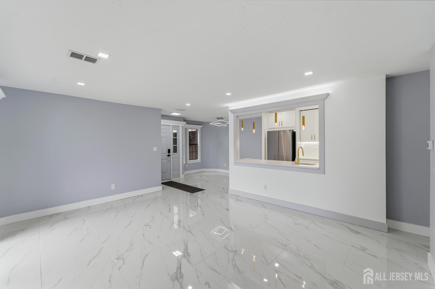 709 Sunshine Court