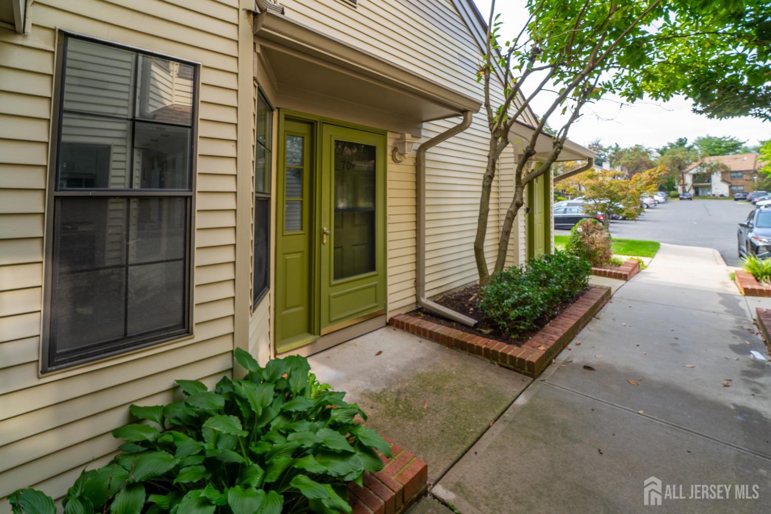 709 Sunshine Court