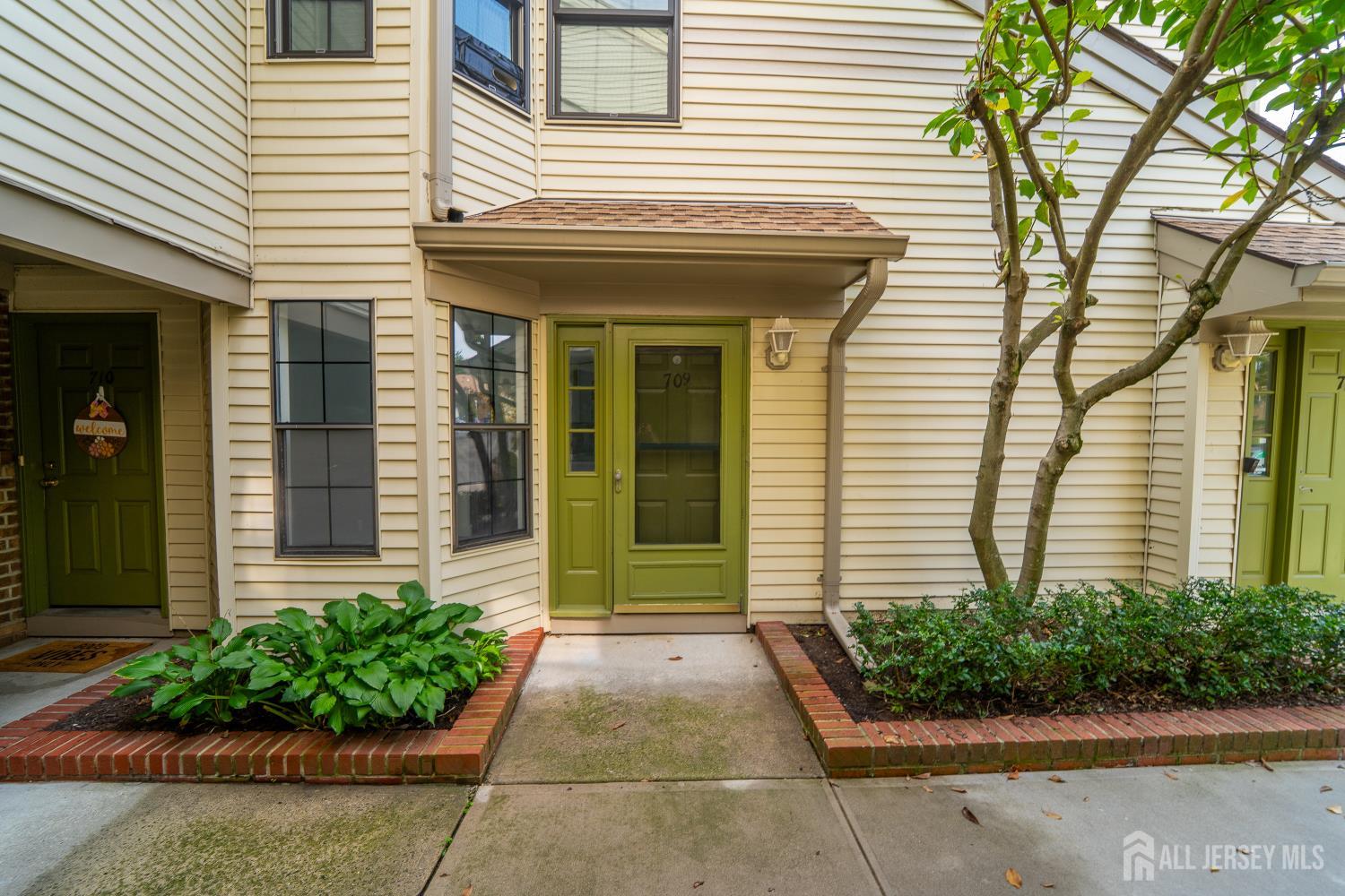709 Sunshine Court