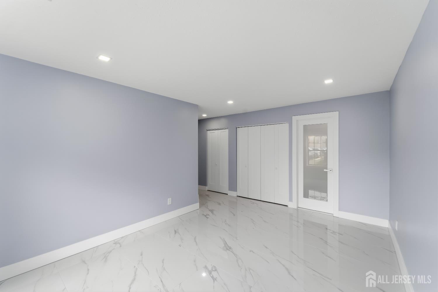 709 Sunshine Court