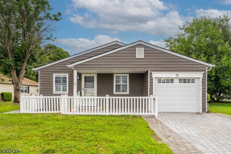 15 Leighton Ct