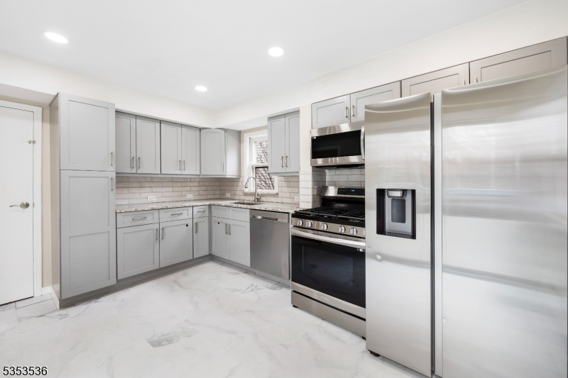7 Park Dr