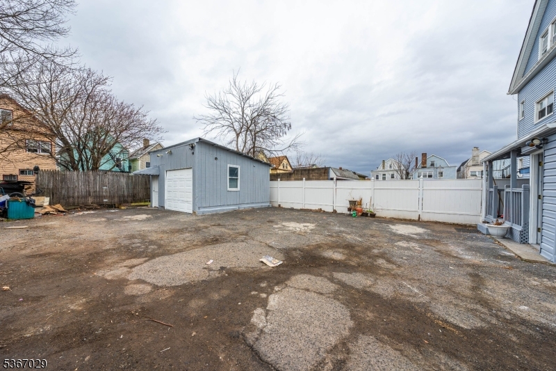 526 Jackson Ave