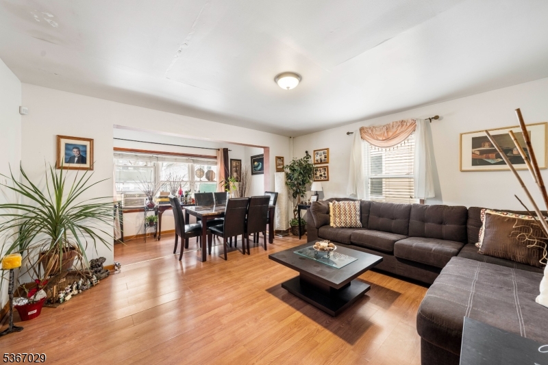 526 Jackson Ave