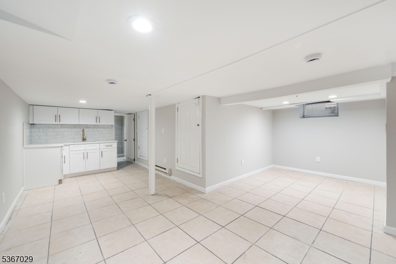 526 Jackson Ave