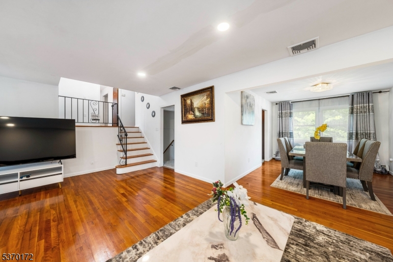 2851 Debra Way