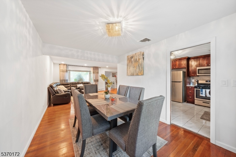 2851 Debra Way
