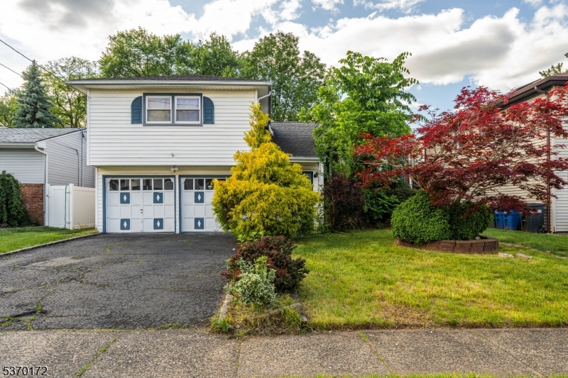 2851 Debra Way