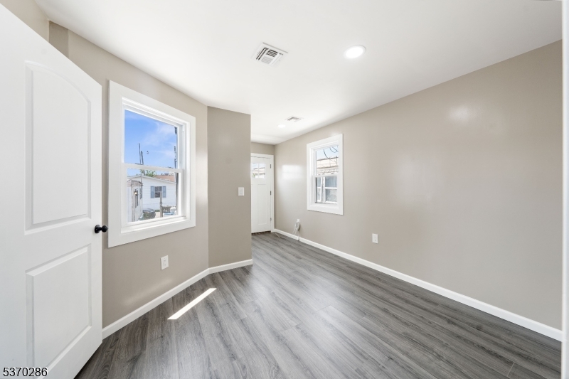 15 Spruce St