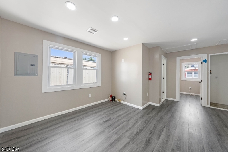 15 Spruce St