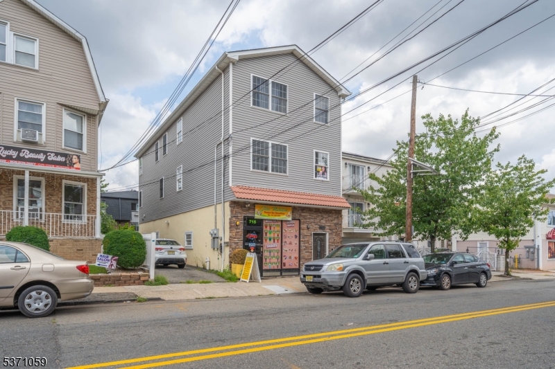 715 Summer St 2