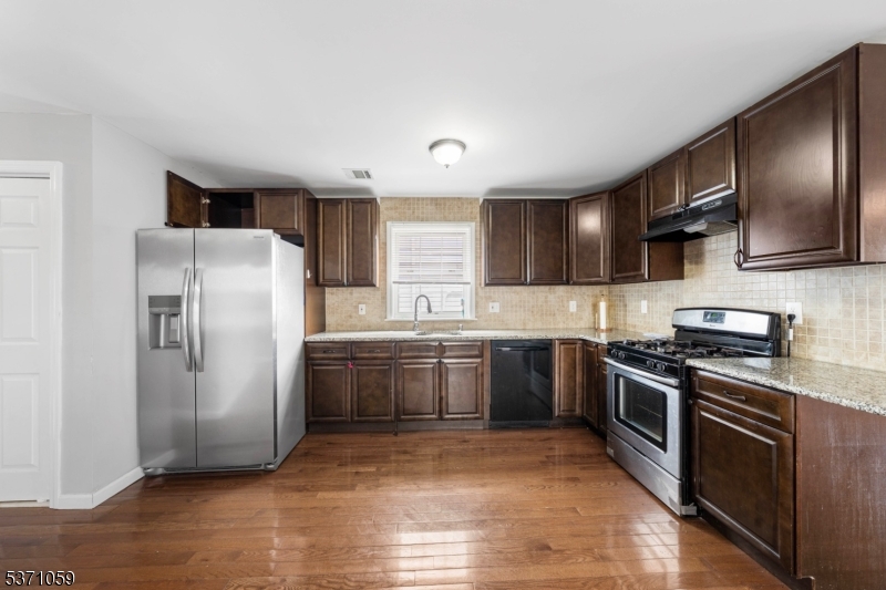 715 Summer St 2