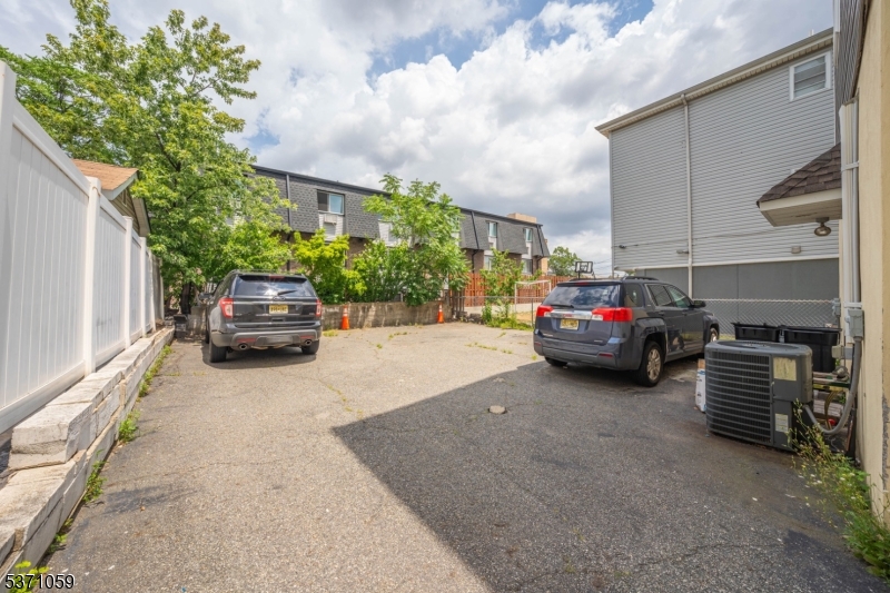 715 Summer St 2