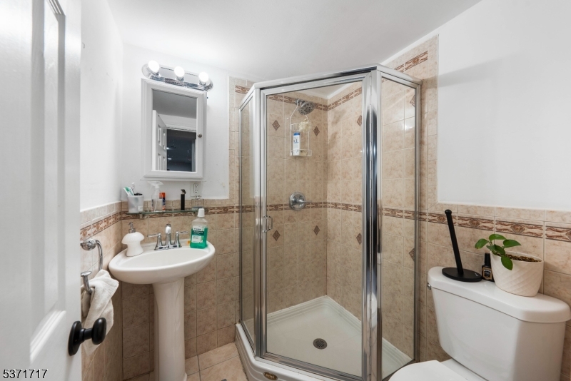 25 Evelyn Ct