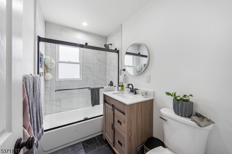 25 Evelyn Ct