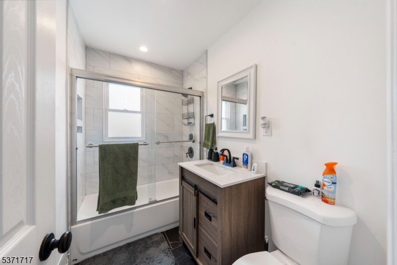 25 Evelyn Ct