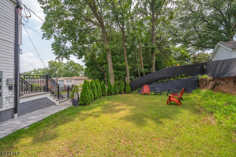 25 Evelyn Ct