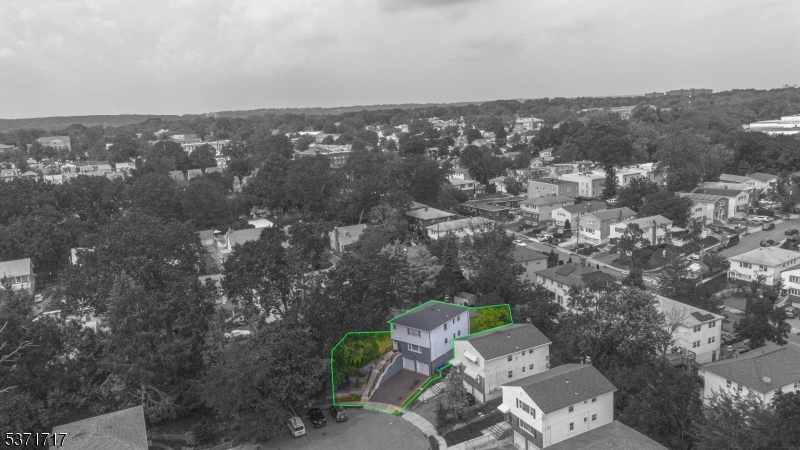 25 Evelyn Ct