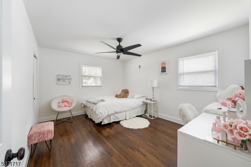 25 Evelyn Ct