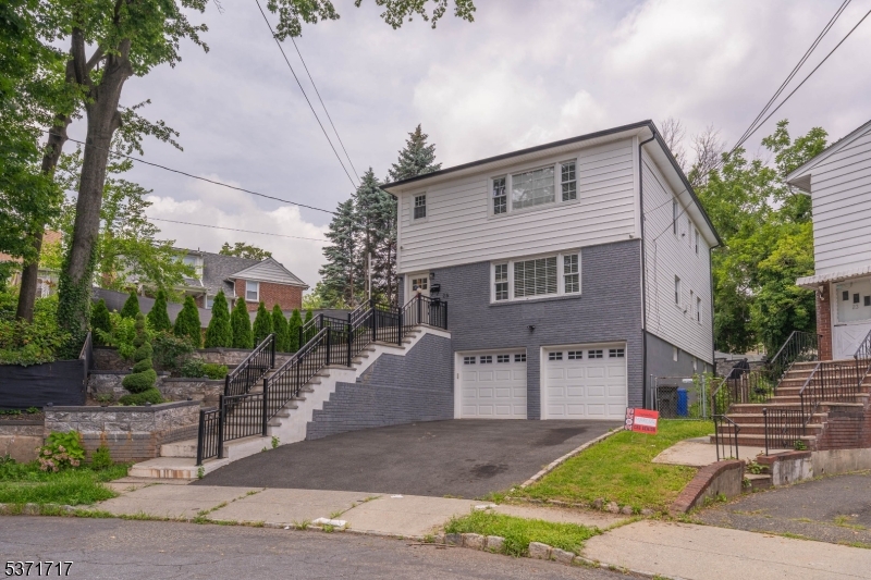 25 Evelyn Ct