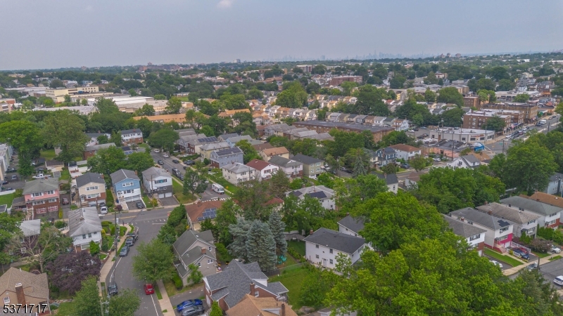 25 Evelyn Ct