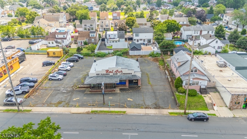 1918 E Saint Georges Ave