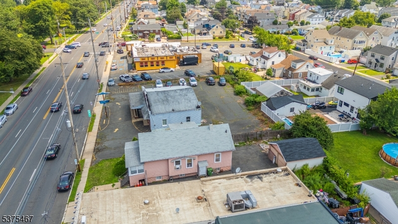 1918 E Saint Georges Ave