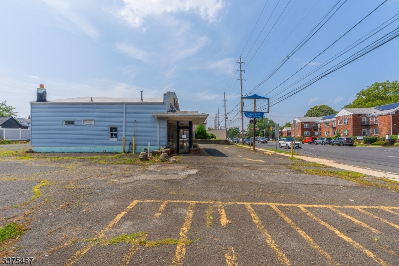 1918 E Saint Georges Ave